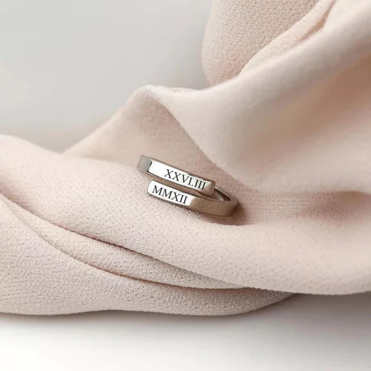 Gravierter Ring mit römischen Ziffern