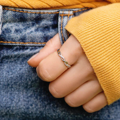 Hochs und Tiefs Ring  –  Ein Tribut an Resilienz und Stärke