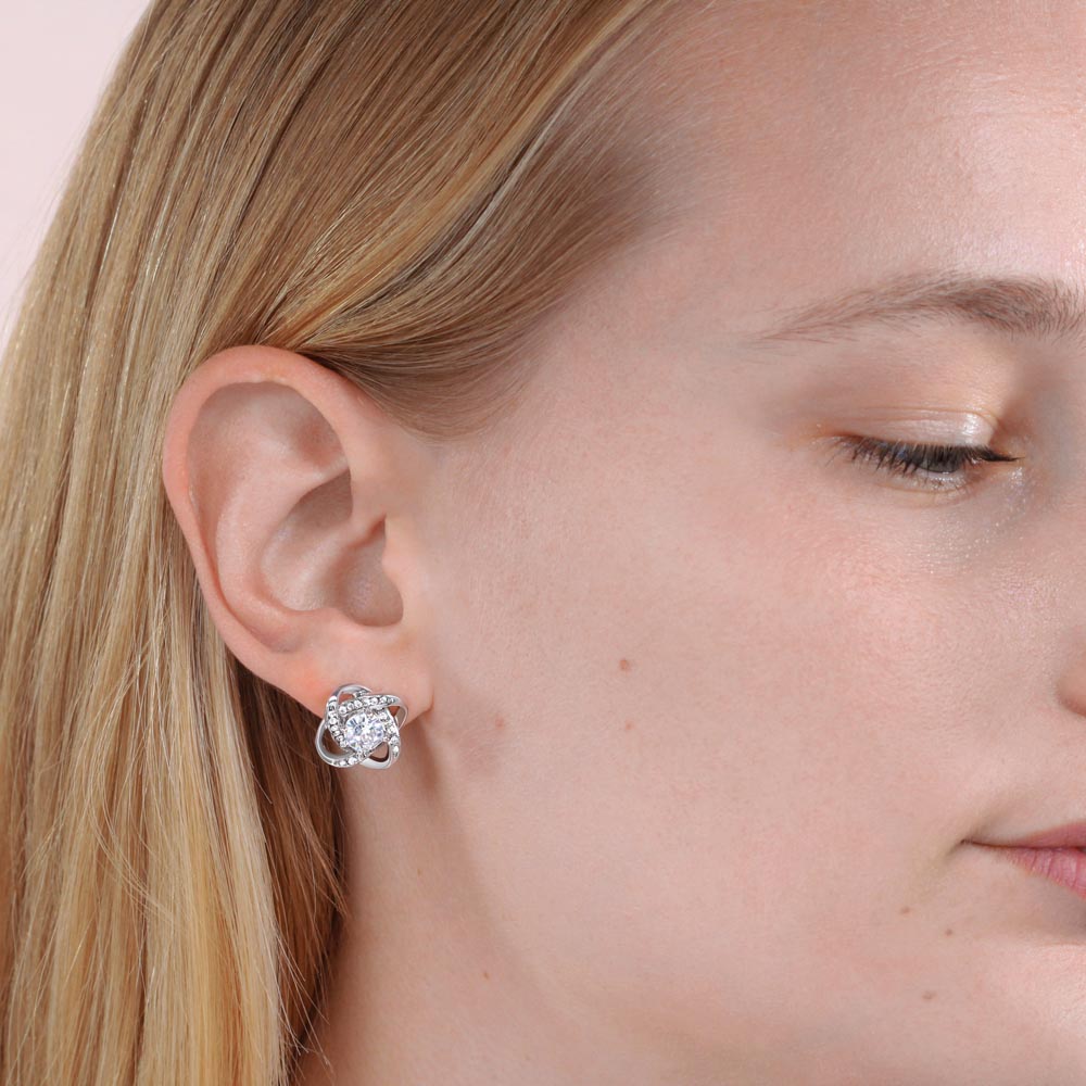 Ohrringe mit Diamantknoten