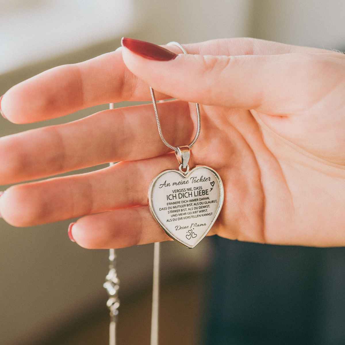 Herz-Halskette für meine geliebte Tochter - Ein liebevolles Geschenk von Mama