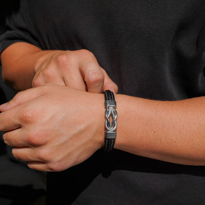 Für meinen Sohn – Infinity Armband mit Gravur des Namens